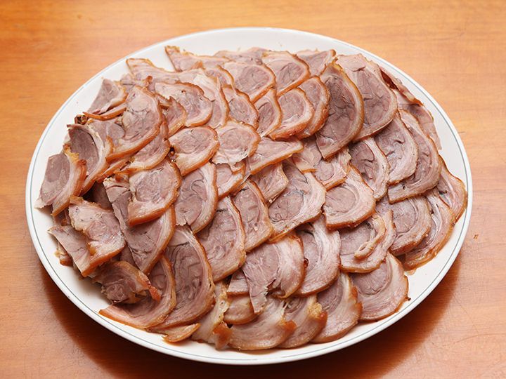 釜山名物のスライス豚足(3人前の例)