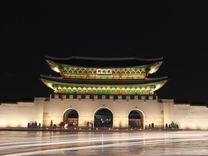 夜の光化門(城門)