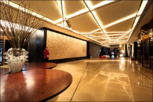 大理石をふんだんに使用した
ロビーがゴージャス