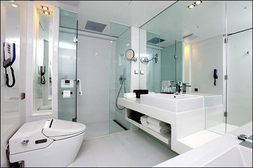 シャワーブースと分かれているので使い勝手良し