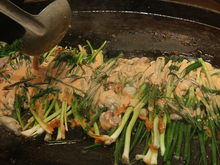 エビやハマグリ、牡蠣などを使用