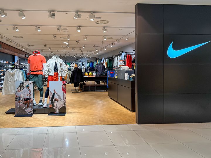 6階
メンズ、スポーツ