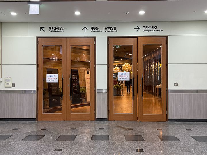 ウェディングホール