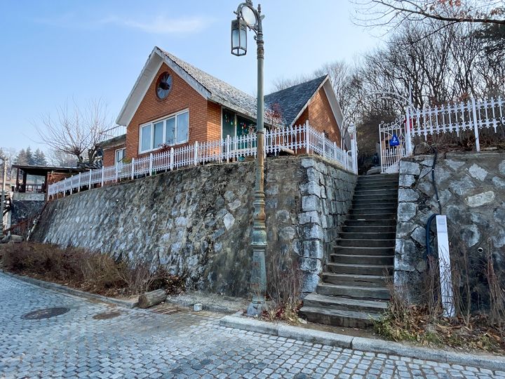 主人公ナ・ヒドの家