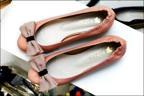 BABARA
韓国のキュートなフラットシューズブランドの代表格。
【ホテルから徒歩4分】