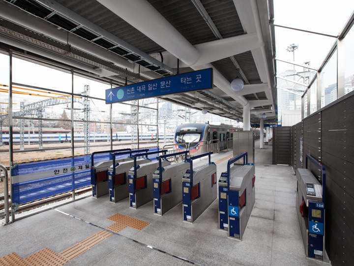 改札口・乗り場