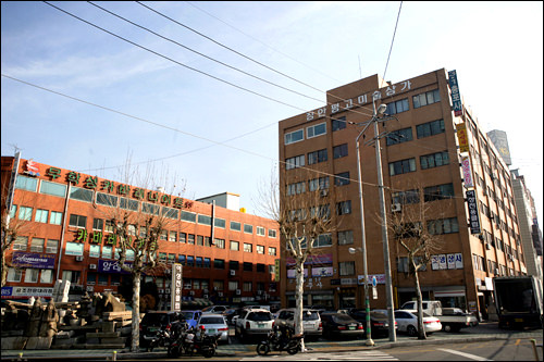 韓国古美術　欅材　李朝高台　本杢　踏十里　骨董　シノワズリ 韓国古美術 欅材 李朝高台 本杢 踏十里 骨董 シノワズリ