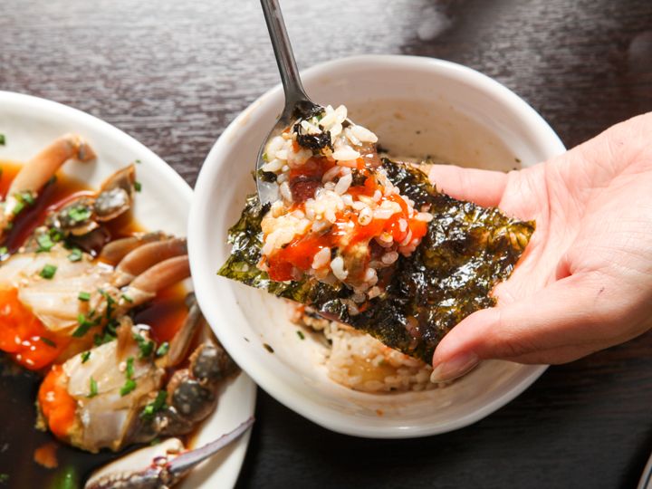 3.海苔に包んで食べれば、とろけるウマさ!