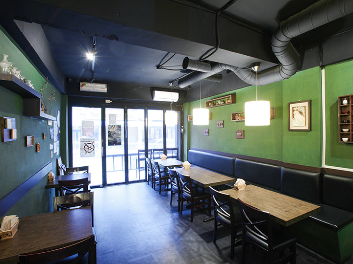 灯りがほんのりと照らす