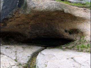 瑞岩
