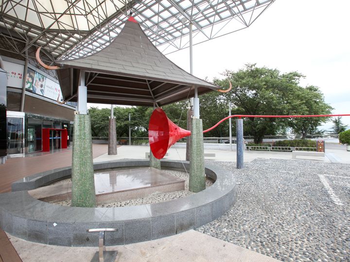 シャッタースポットのモニュメントなども(4階)