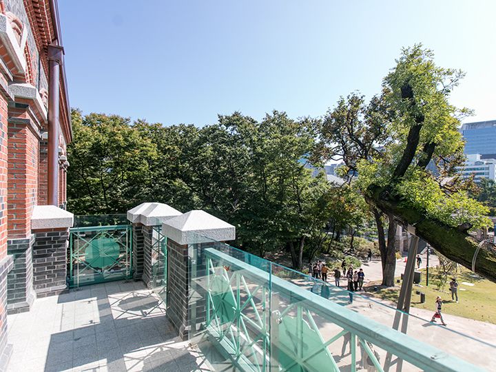 2階テラスも眺めが気持ち良い