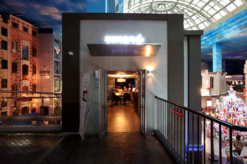 父母ラウンジCAFE(3階)
インターネット可能なパソコンやテレビがある癒し空間。コーヒーなどを販売しています。