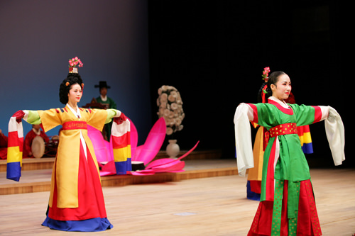 韓国の伝統舞踊 韓国の伝統芸能 韓国文化と生活 韓国旅行 コネスト 韓国の伝統舞踊 韓国の伝統芸能 韓国文化と生活 韓国旅行 コネスト