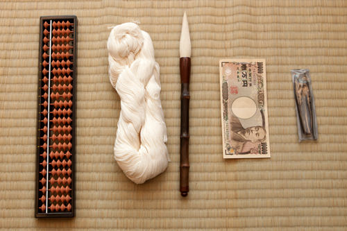 選び取りの置物。
トルチャビとは意味が異なる物も