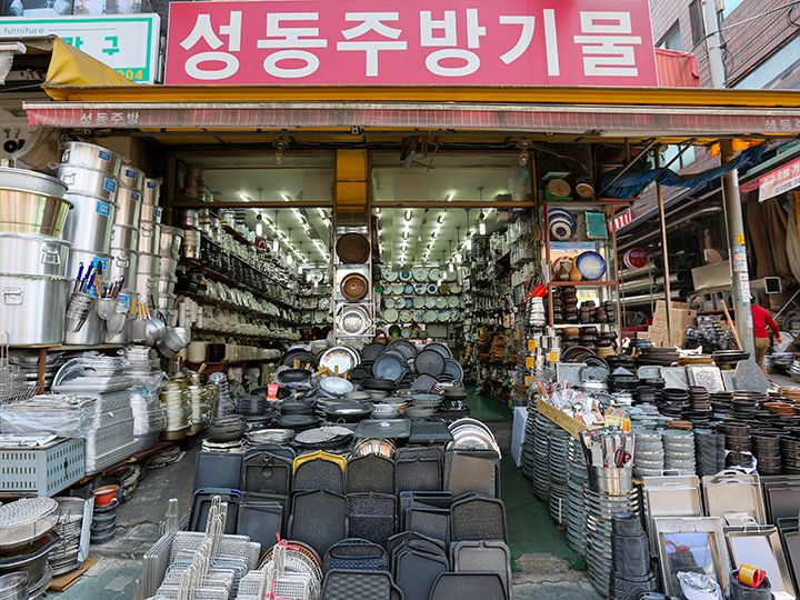 きちんと整理された店頭