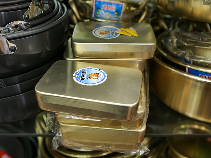 レトロなアルミのお弁当箱は600ウォンから
