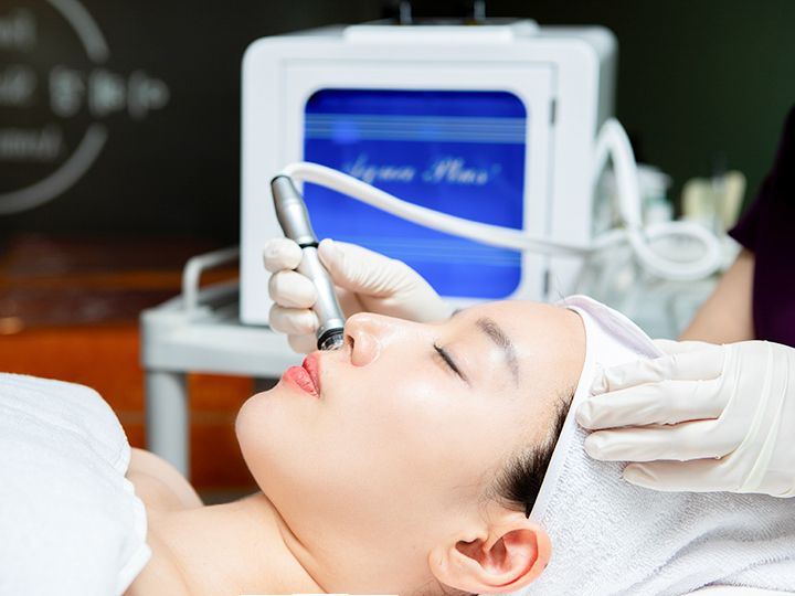 2.アクアピーリング毛穴ケア
鼻の毛穴詰まり(ブラックヘッド)とトラブルを軽減する毛穴ピーリングケア。