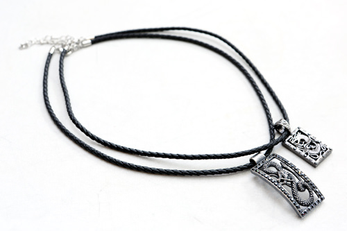 龍をモチーフにしたネックレス
(大)17,000ウォン(小)15,000ウォン