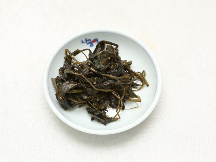 白山菊の葉の醤油和え