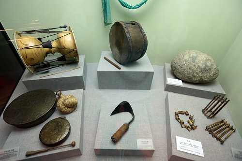 音を鳴らし踊る農楽(ノンアッ)に使われた打楽器