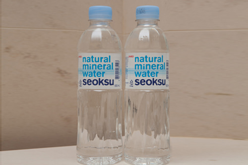 ミネラルウォーターは500mlで500~1,000ウォン程度