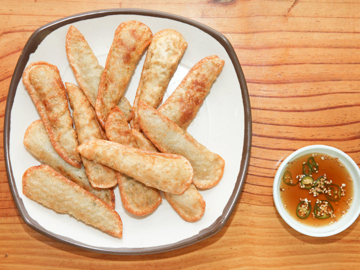 香ばしい色に揚がった焼き餃子