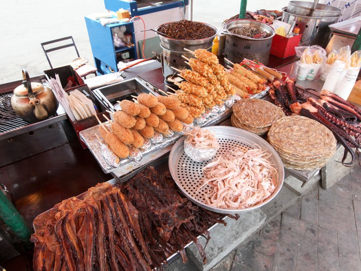 豪快に陳列される干物