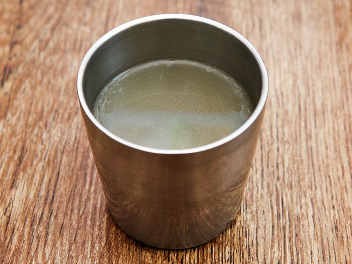 韓牛の骨だしスープで辛さを和らげて