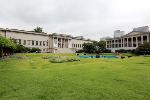 大韓帝国歴史館の東館(右)と西館(左)