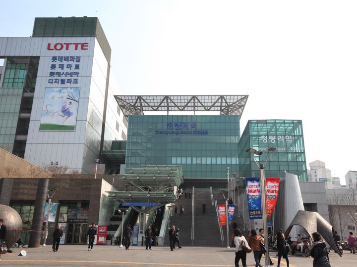 【清凉里(チョンニャンニ)駅】
江陵線と中央線(安東)の
発着本数が多い