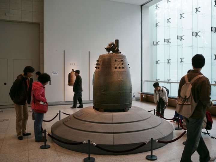 「彫刻・工芸館」には迫力ある仏教彫刻をはじめ、見ごたえのある名品がたくさんあり、4つの展示室に700点が展示されています。韓国仏教美術と工芸文化の真髄がここにあります。