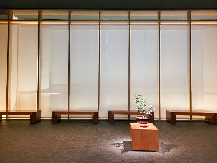 JUNG KOOKが太鼓をたたく2階・書画室の休憩室