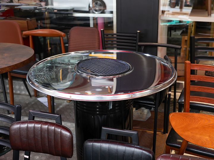 焼肉店でよくみかけるテーブルも販売している