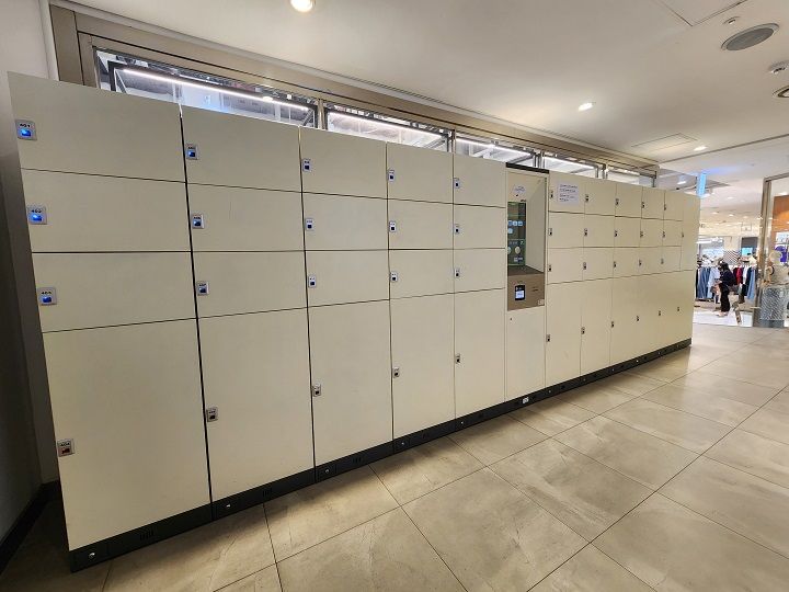 2階売り場奥のコインロッカー