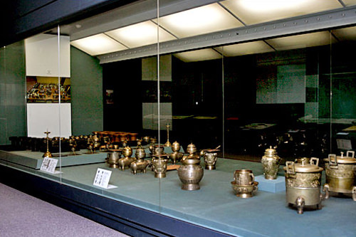 遵所床(儀礼の際に使う道具)