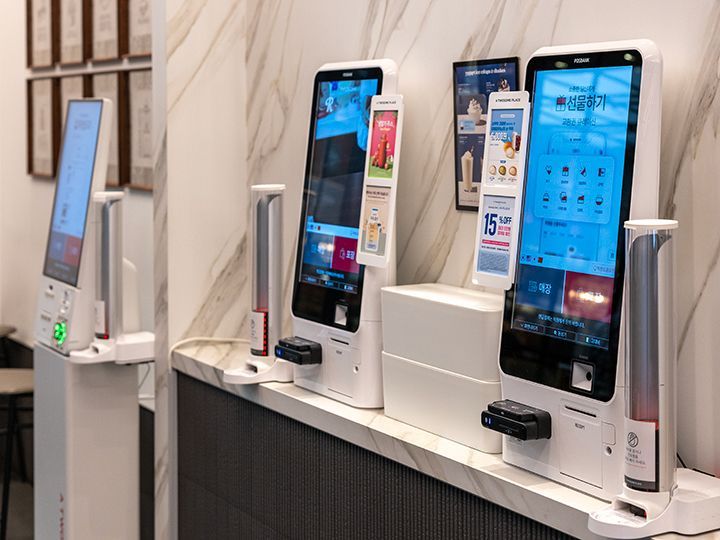 最近の飲食店はほとんどがタッチパネルでオーダー