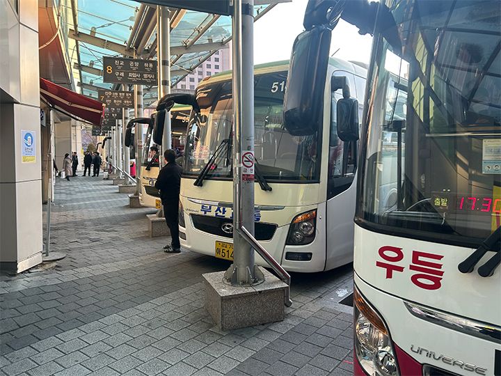 乗るバスを間違えないよう注意