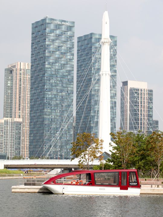 12人乗りの水上タクシー