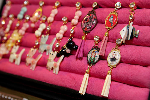 スマートフォンピアス
(イヤホンジャックアクセサリー)