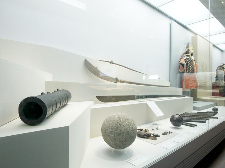 戦闘に関わる展示物が多い