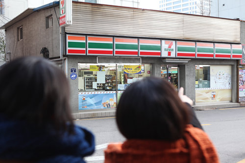 コンビニ近!
コンビニが目の前で、いつでも
買出しOK