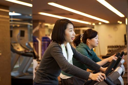 フィットネス・プール&サウナ
旅先でもしっかり運動、目指せ美ボディ