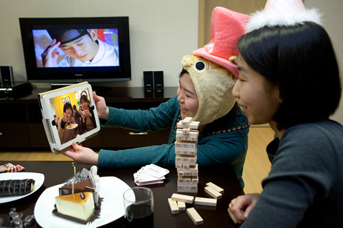 Wi-Fiがあるから日本の友達もスカイプで一緒にパーティー!