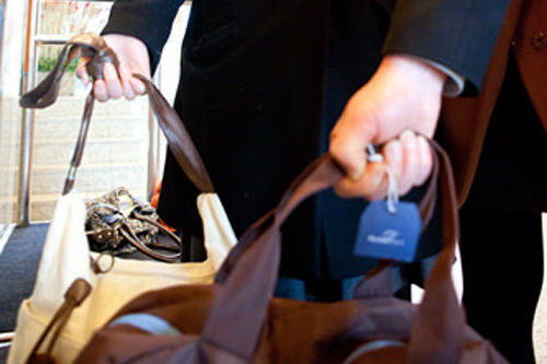 荷物の一時預かり
チェックアウト後や、荷物が増えたときに便利