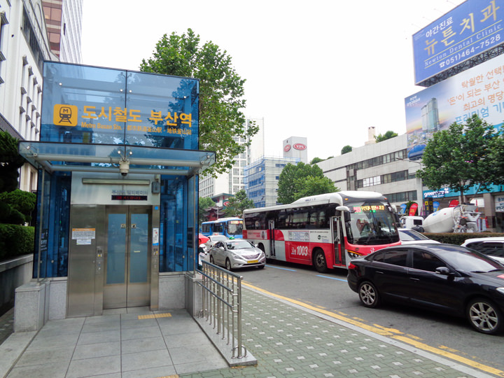 事前にエレベーター位置を調べてスムーズに移動