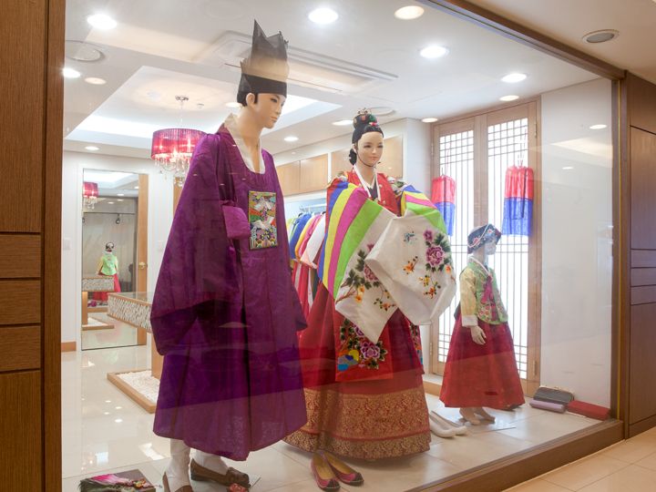 チマチョゴリ体験コーナー