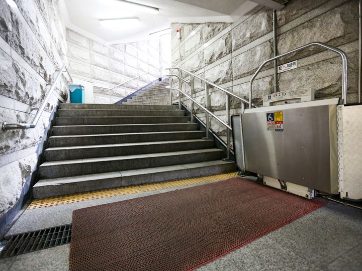 一部の出口にはバリアフリー環境も整う