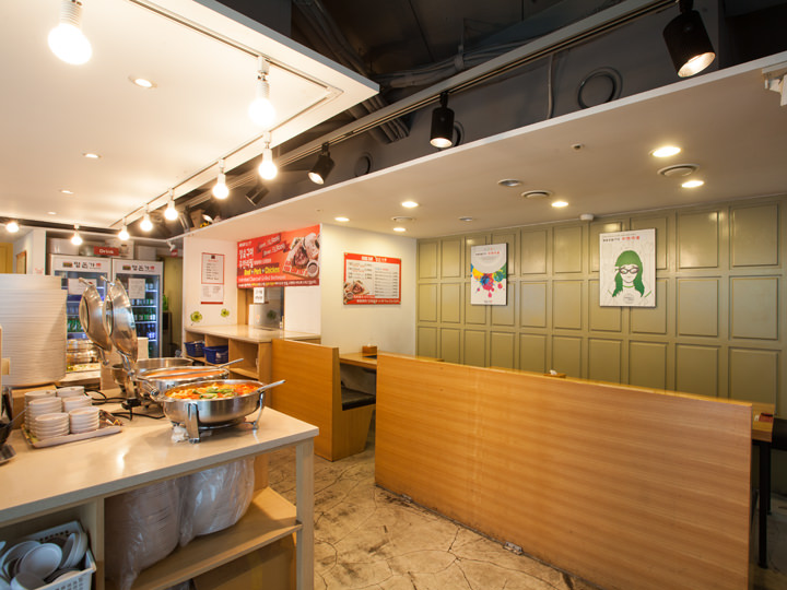 子ども連れに嬉しいソファー席