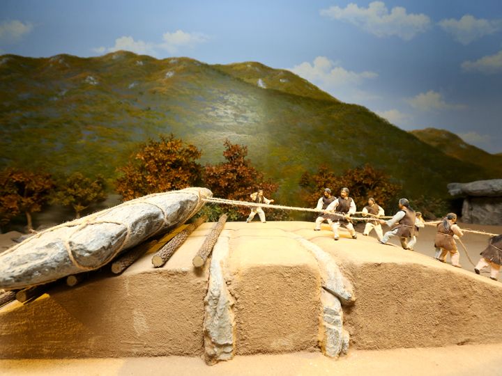 支石墓を造る様子